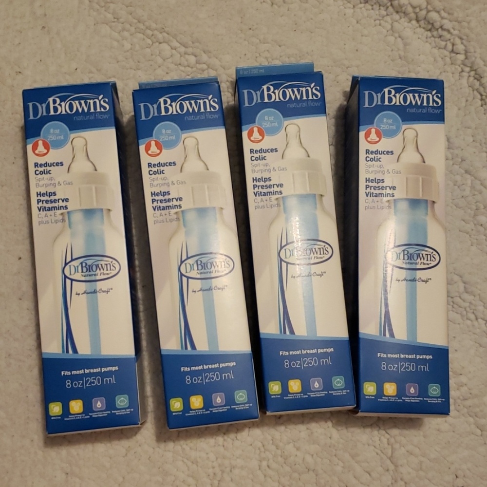 4 bottles Dr. Brown's natural flow feeding bottle